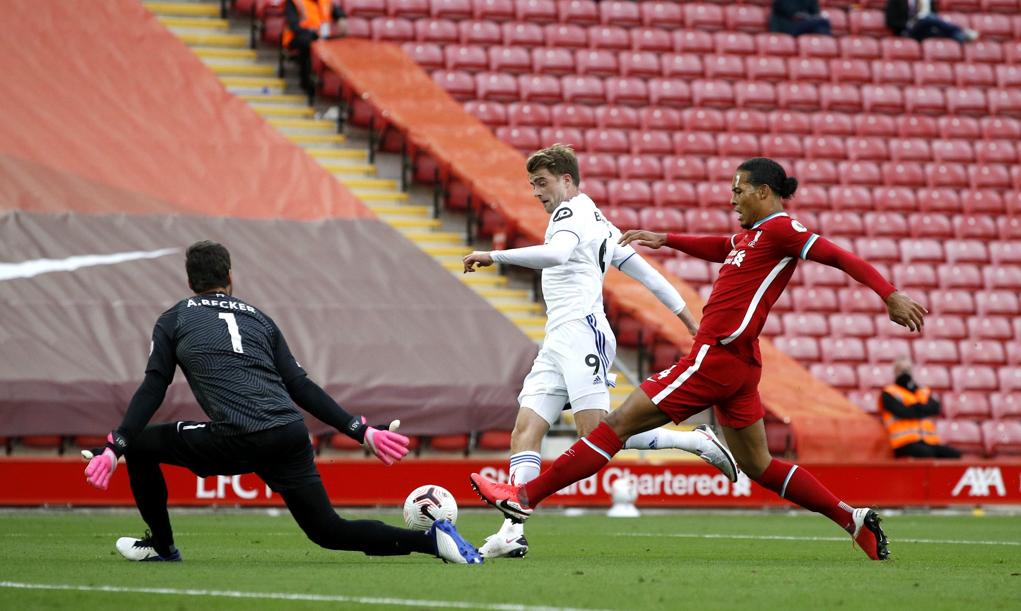 波动一方面 波动一方面